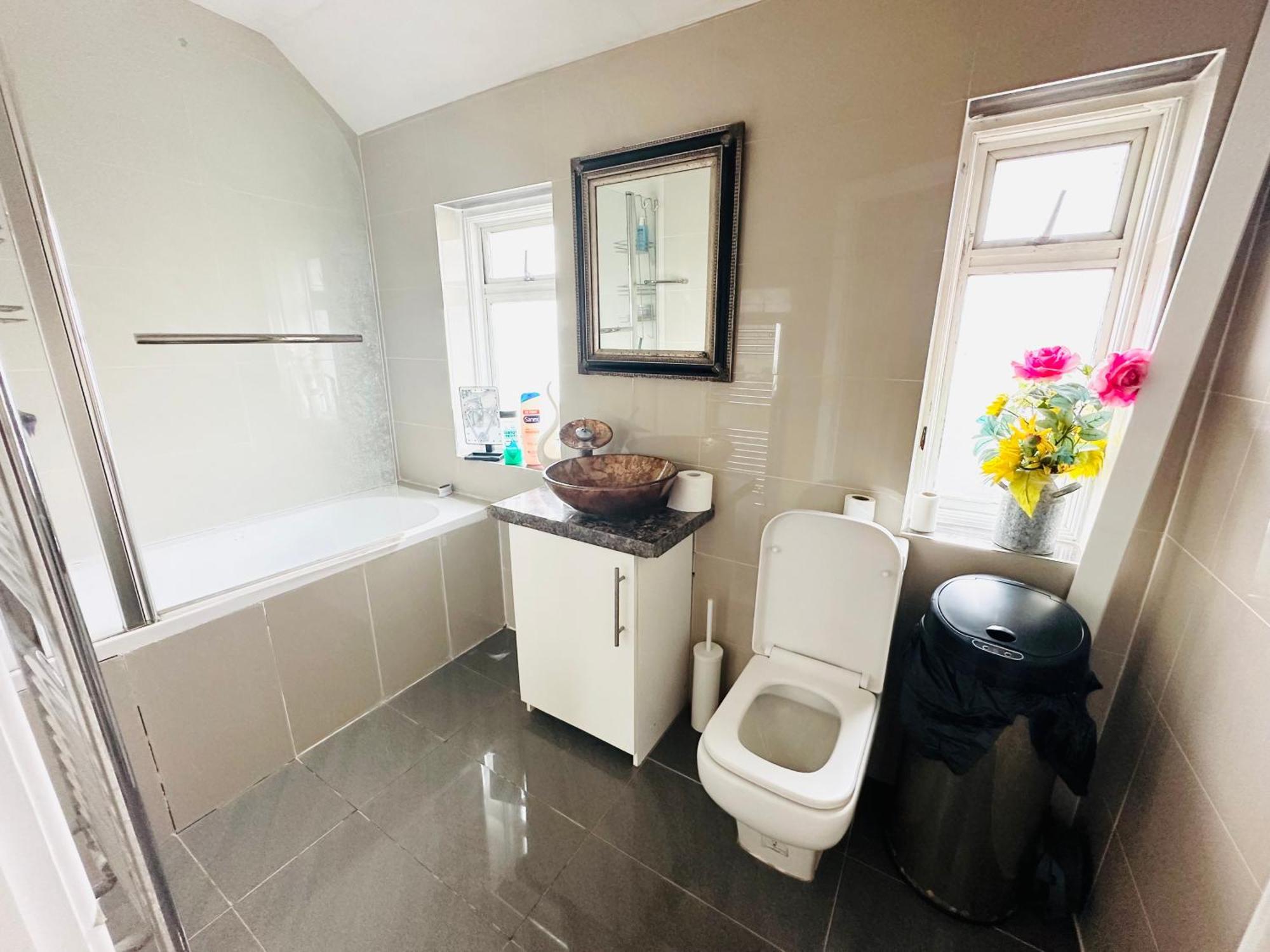 Beautiful Home In London With Easy Access To Central London Sutton  Luaran gambar