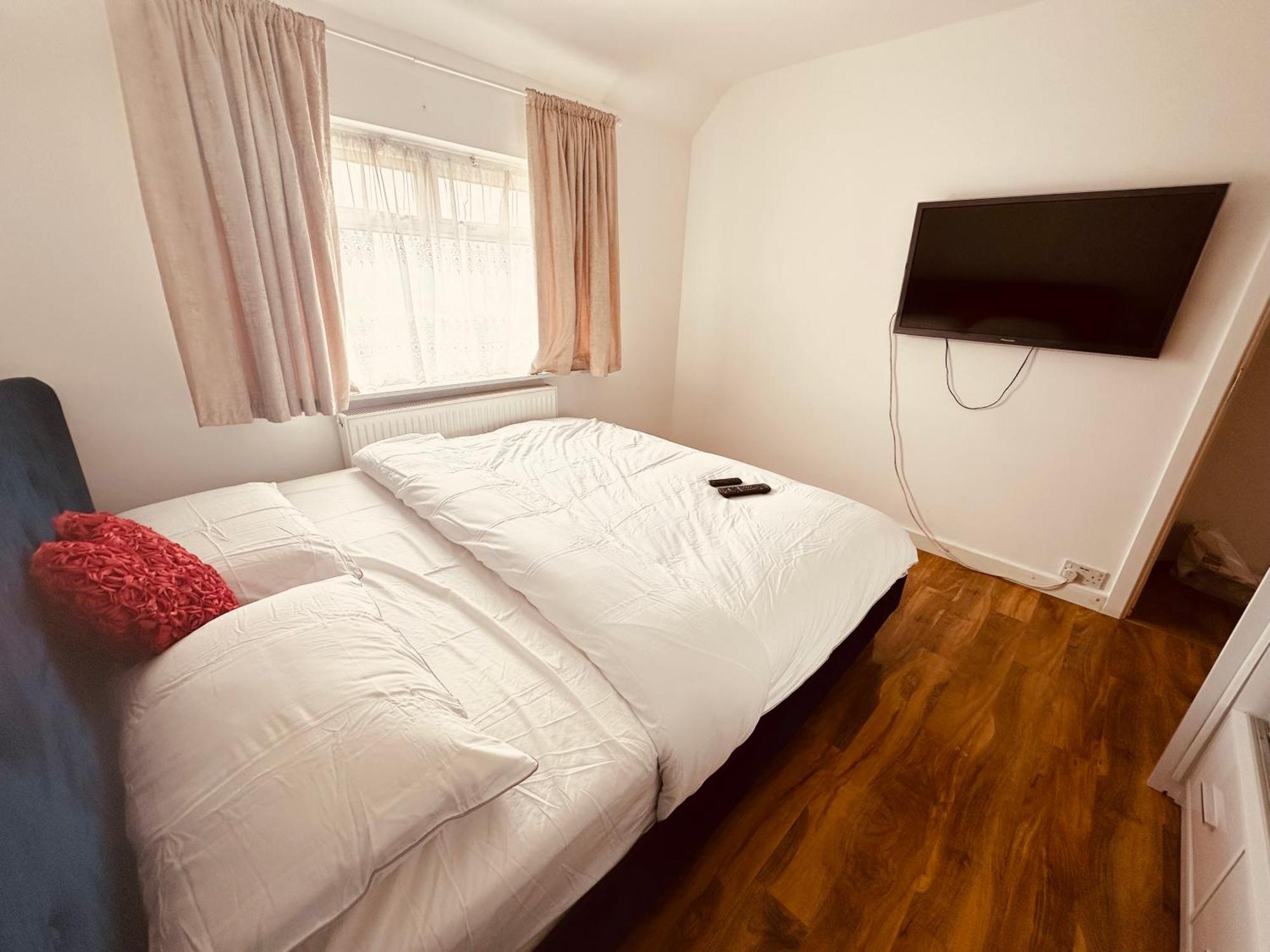 Beautiful Home In London With Easy Access To Central London Sutton  Luaran gambar